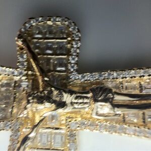 Elegant Gold and Silver Men's Cross Pendant